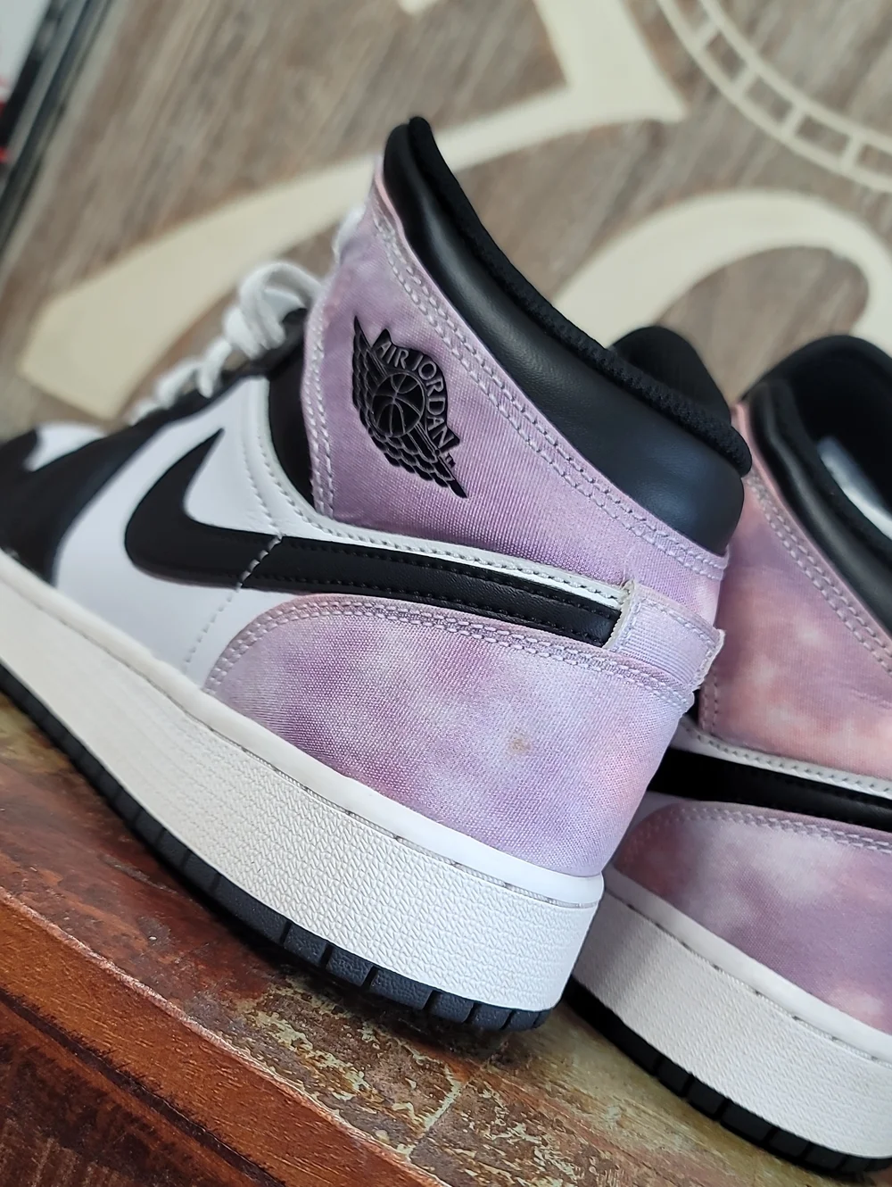 Nike Air Jordan 1 Mid (Special Edition) 'Zen Master' Wmns7.5 Great Condition.